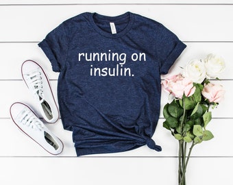 Correre su insulina camicia divertente insulina camicia divertente regalo per diabetici maglietta pancreas consapevolezza del diabete camicia sopravvissuta combattente per il diabete