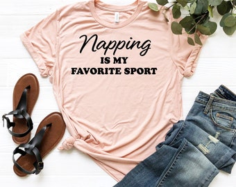 Een dutje doen is mijn favoriete sport | cadeau voor dutjesliefhebbers | professionele dutjesmaker | grappig dutjes-T-shirt | dames-, heren- en unisex-shirts