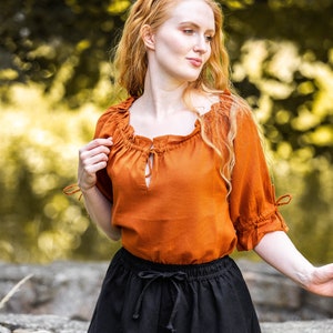 Medieval short sleeve blouse rust “Vera”