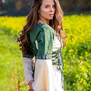 Medieval dress with border "Sophie" - natural/green