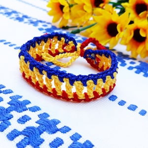 martisor, martisoare, bracelet drapeau roumain, bijoux roumains, bracelet textile traditionnel roumain, cadeaux roumains, tricolore roumain image 7
