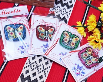 Martisor, martisoare, broche martisor en céramique traditionnelle papillon, martenitsa, cadeaux roumains, Baba Marta, pendentif papillon en céramique