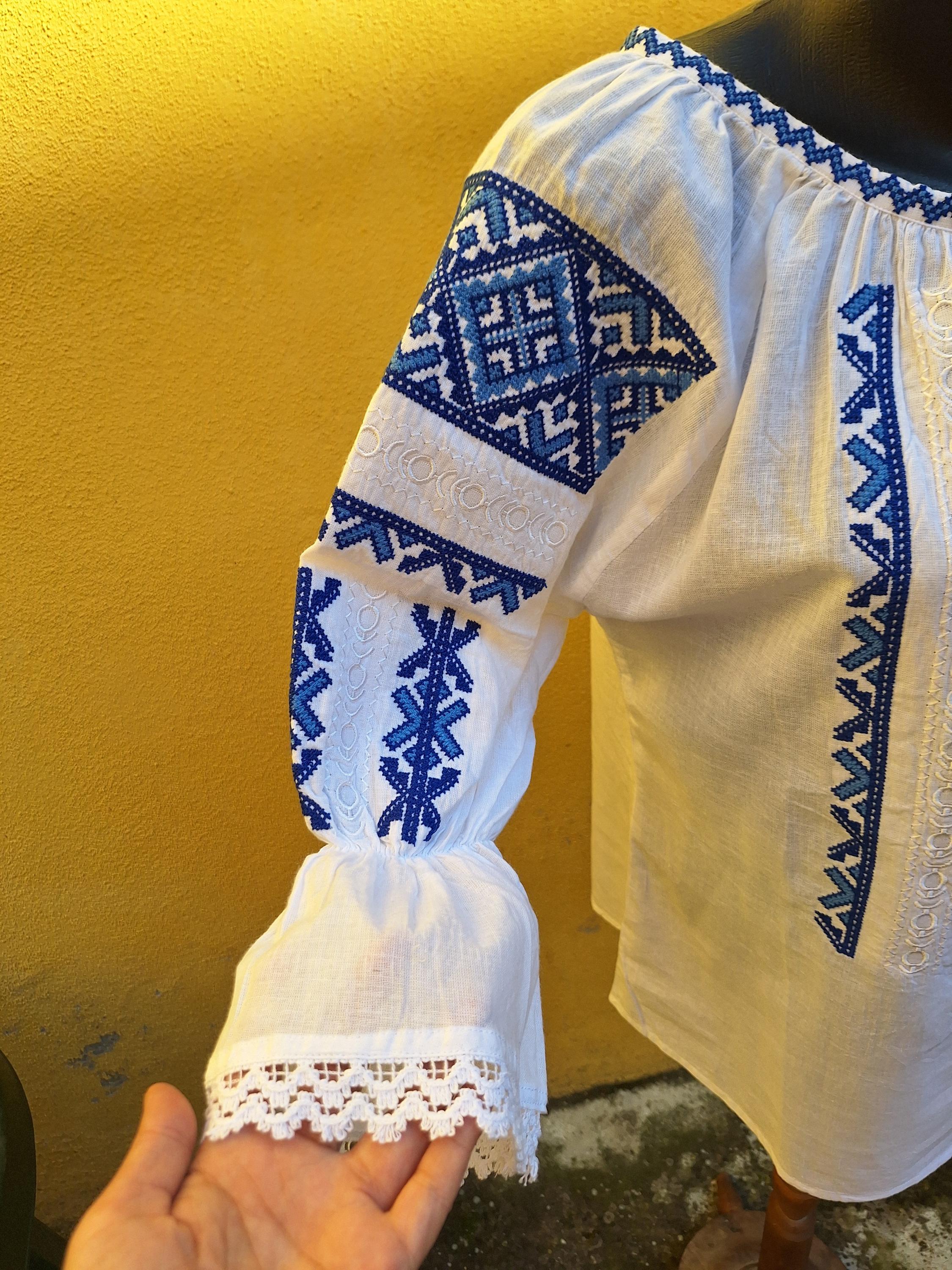 機械刺繍のルーマニアブラウス：伝統的な民族衣装 - Etsy 日本