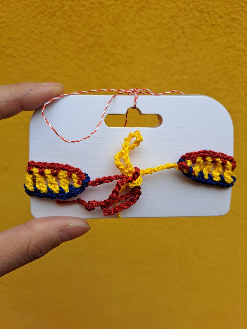 martisor, martisoare, bracelet drapeau roumain, bijoux roumains, bracelet textile traditionnel roumain, cadeaux roumains, tricolore roumain image 6
