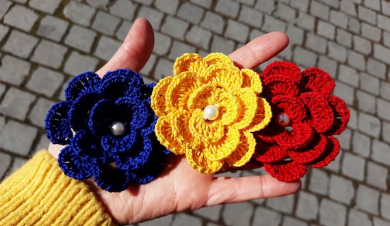 Gehäkelte Blumen brosche, Rumänien Geschenke, Rumänien Flagge