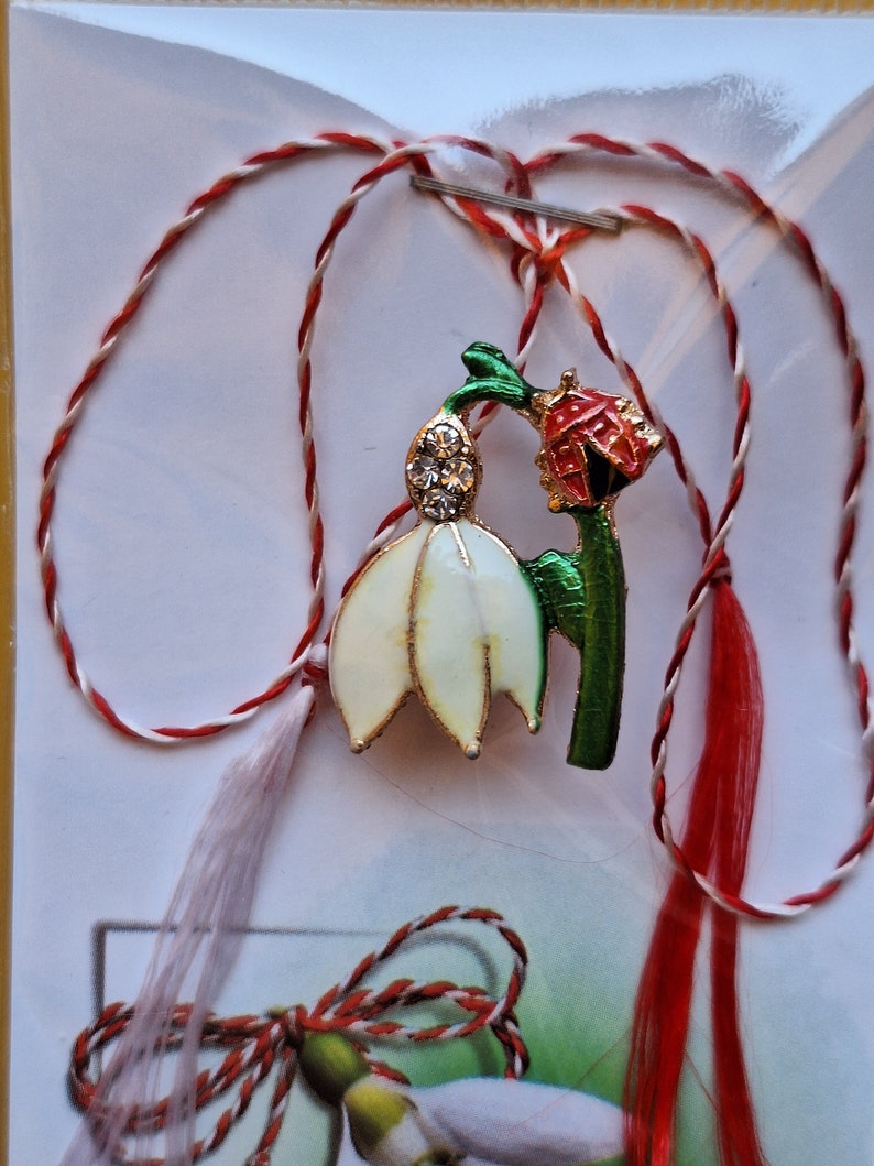 Martisor, martisoare, rumänischer traditioneller martisor, Schornsteinfeger schneeglöckchen martisor, martenitsa, Baba Marta, rumänische geschenke, rumänien Snowdrop