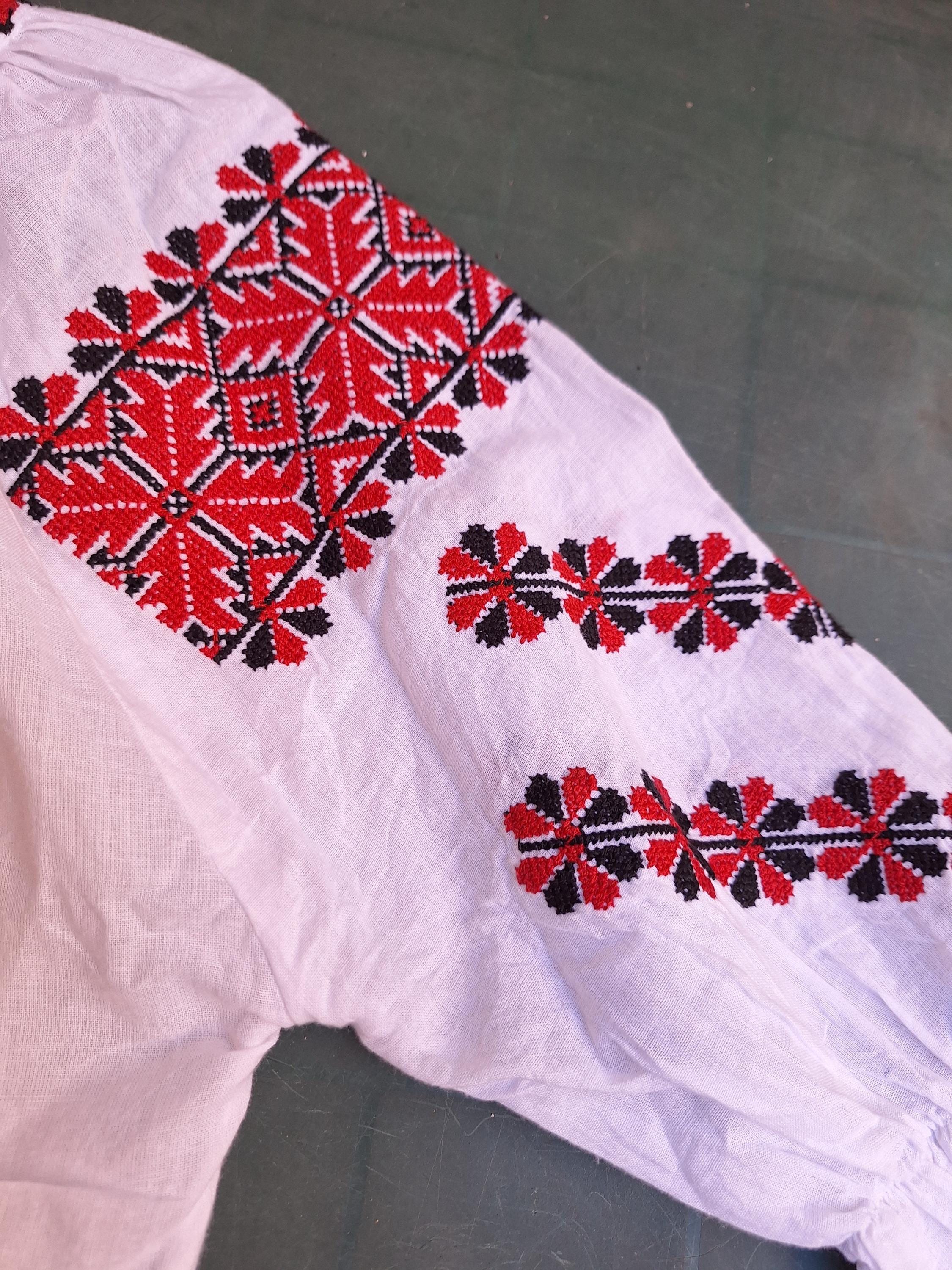 刺繍入りルーマニアブラウス：民族衣装、幾何学模様の赤と白