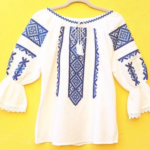 Romanian traditional blouse, Romanian ie, Romanian embroidered folk blouse, traditional Romanian clothing, Romanian gift, Romanian heritage