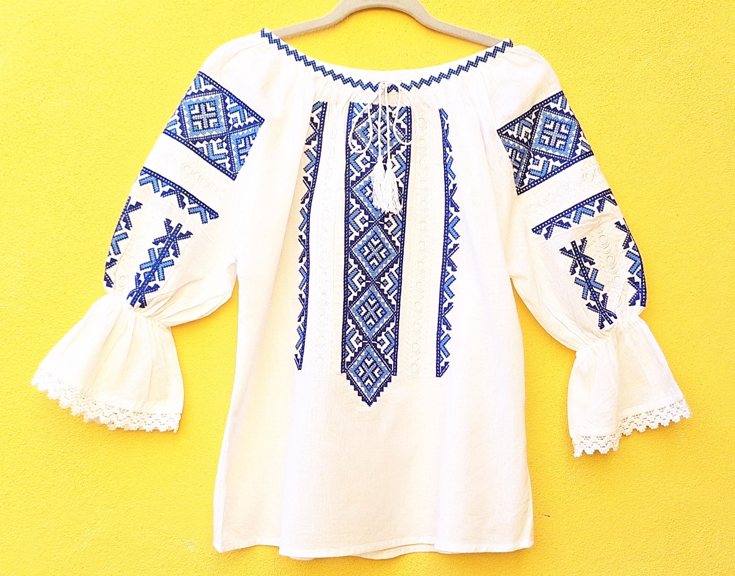 機械刺繍のルーマニアブラウス：伝統的な民族衣装 - Etsy 日本