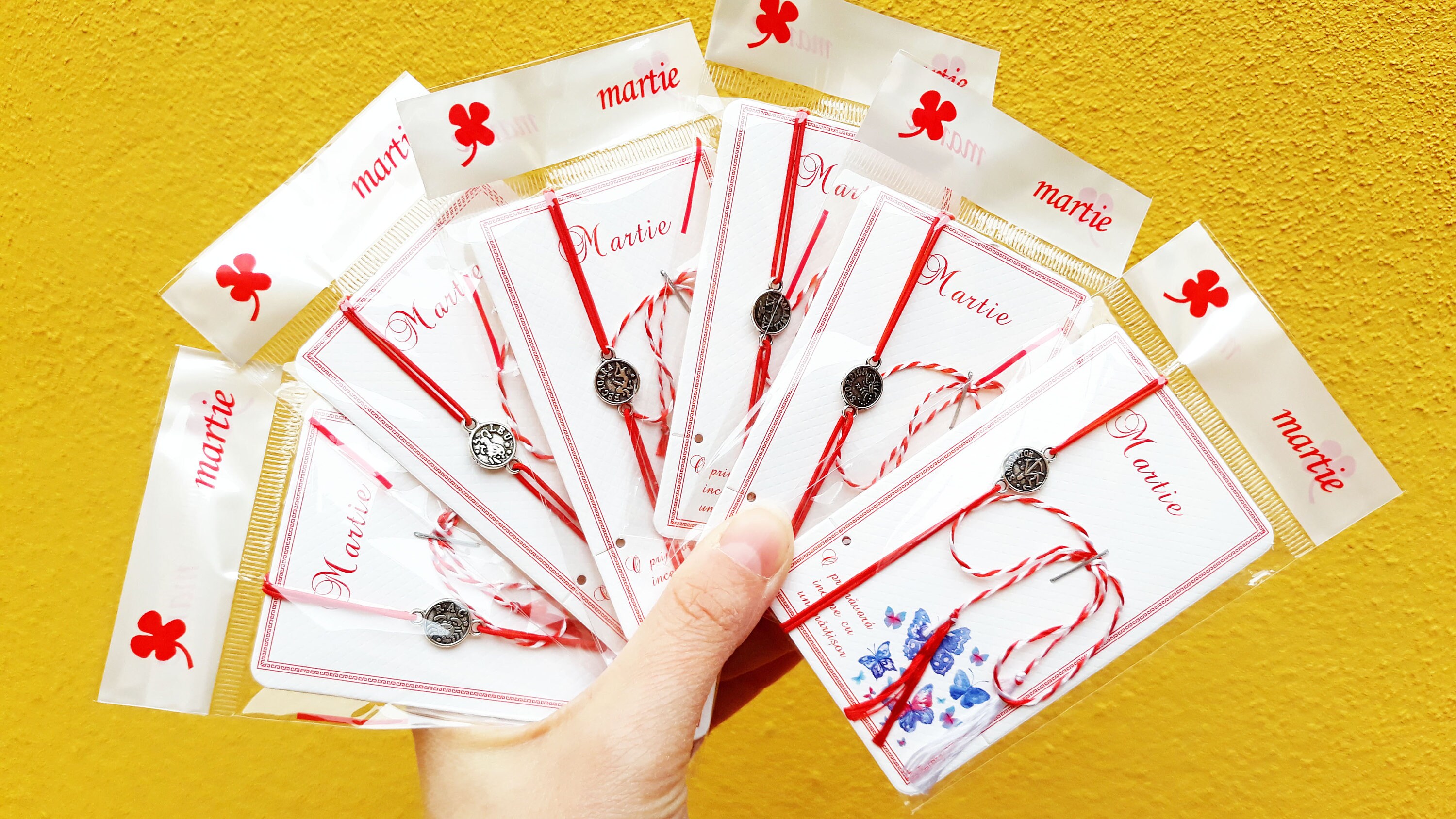 Braccialetto con segno zodiacale Martisor: portafortuna rumeno in corda rossa - Italia