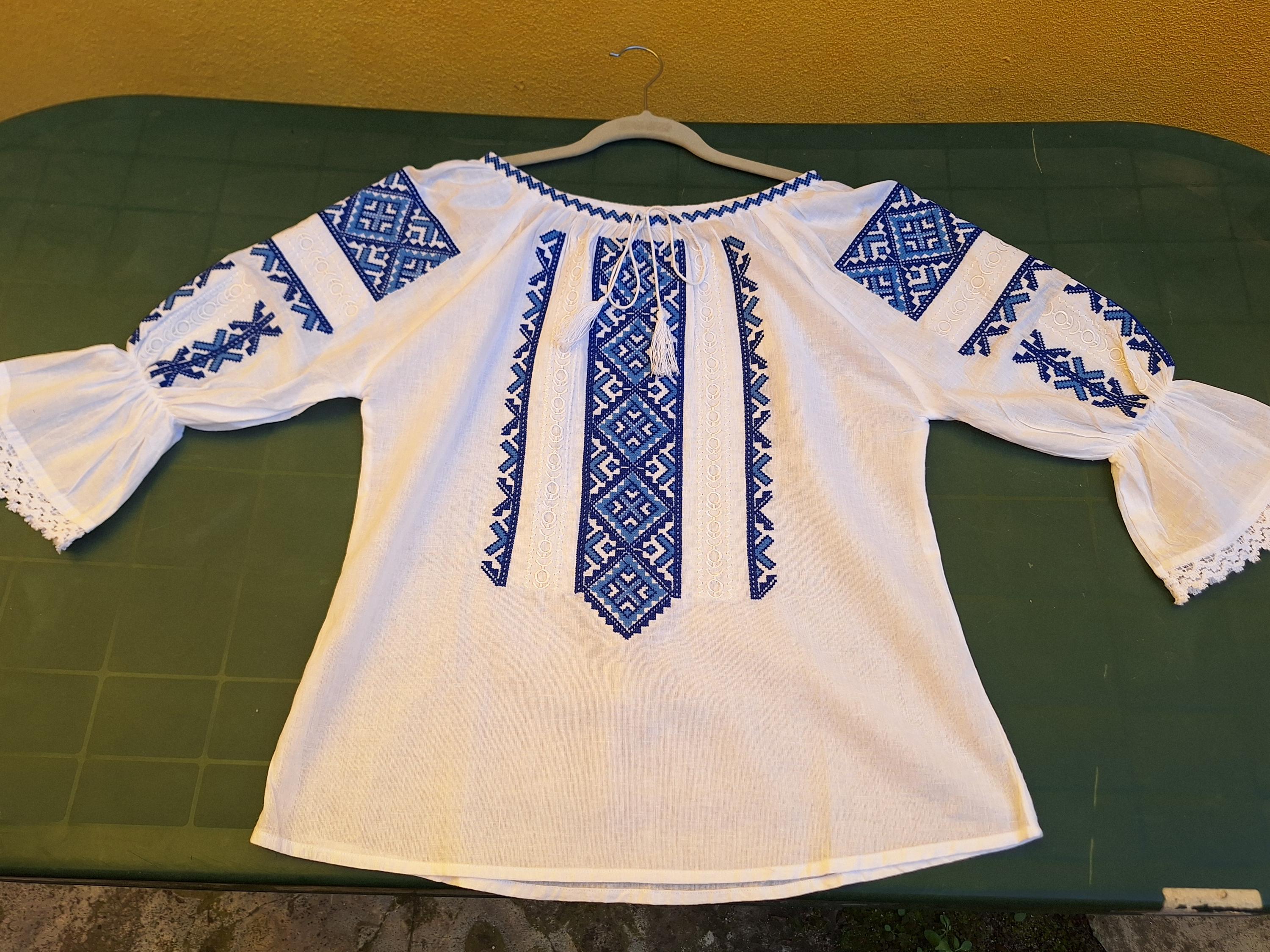 機械刺繍のルーマニアブラウス：伝統的な民族衣装 - Etsy 日本