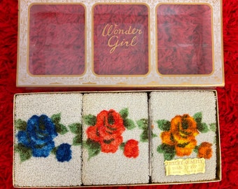 Wonder Girl - Unopened Vintage Floral Rose Cotton Face Wash Cloth Towel Gift Set - Retro Bathroom Towels Kitsch 60's 70's Dead Stock In Box