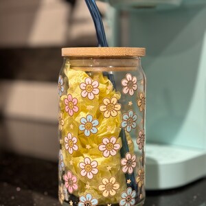Smiley Face Flower Glass Cup: 16 Oz Iced Coffee Can Glass