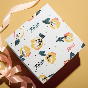 Angepasst Gelbe Tulpe Geschenkverpackung | Personalisierte Name Blumen Geschenkpapier | Romantische Blumen individuelles Geschenk | Einzigartige Jubiläumsgeschenke
