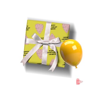 Papel de regalo de cumpleaños con forma de bolas peludas, nombre personalizado en papel de regalo amarillo, humor para adultos, papel de regalo de cumpleaños, hojas de papel de regalo con chistes divertidos