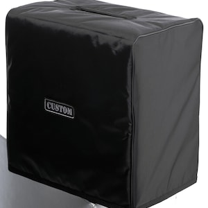 Può includere: Copertura per amplificatore nera con cerniera ed etichetta "CUSTOM".