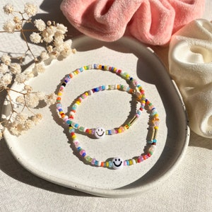 Buntes Smiley Armband Happy Rainbow/ Freundschaftsarmband / Boho / Glücksbringer / Happy Face / bunte Glasperlen /Idee Muttertag Geschenk Bild 2