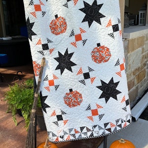 CANDY CORN STARS Moda HALLoWEEN Quilt Kit April Rosenthal