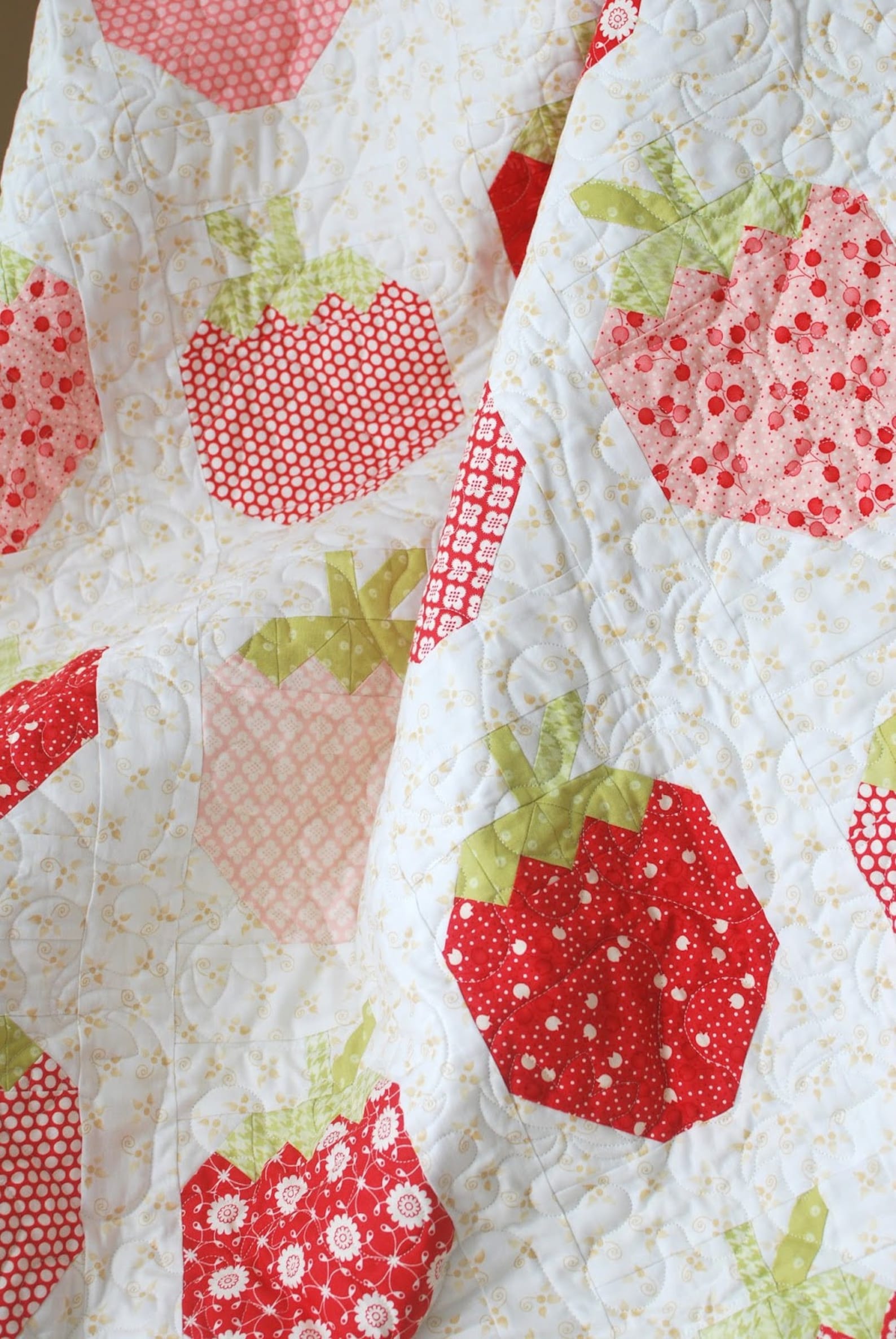 Quilt Kit STRAWBERRY SOCIAL the Pattern Basket Moda Prints Etsy