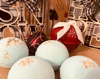 Orbe de lujo del bosque helado encantado