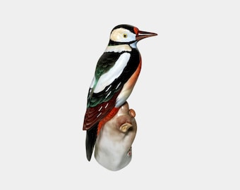 Léopard en porcelaine de Royal DUX. Longueur ... | Céramiques: enchères