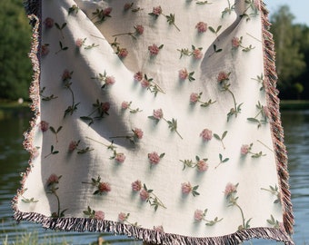 Woven Blanket Spring Wildflower 100% Cotton Fringe Blanket Pink Floral Throw Blanket Tapestry in Vintage Style. Housewarming Gift for Mom