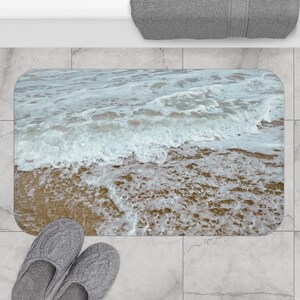 Beige Beach Bath Mat Housewarming Gift for Surfers Coastal Sand Beach Sea Foam Non-Slip Memory foam Bath Mat Boho Ocean Bathroom Decor