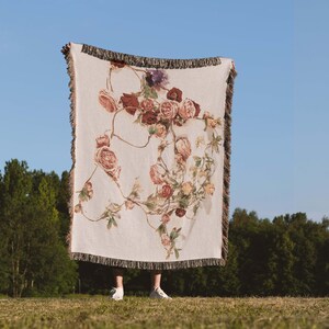 Floral Woven Blanket Farmhouse Boho Fringe Blanket 100% Cotton Wildflower Throw Blanket Tapestry Housewarming Gift for Mom