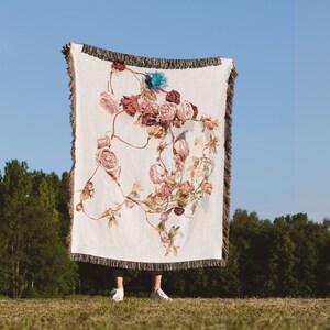 Floral Woven Blanket Farmhouse Boho Fringe Blanket 100% Cotton Wildflower Throw Blanket Tapestry Housewarming Gift for Mom