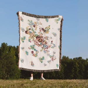 Floral Woven Blanket Farmhouse Boho Fringe Blanket 100% Cotton Wildflower Throw Blanket Tapestry Housewarming Gift for Mom