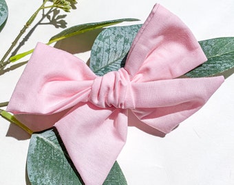 Pink Dog Hair Bow / Baby Pink / Alligator Clip Hair Bow