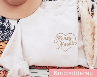 Embroidered Sweatshirt Honeymoon Shirt Bride Crewneck Honeymoonin Sweatshirt Just Married Shirts Mrs Sweatshirt Embroidered Heart Crewneck