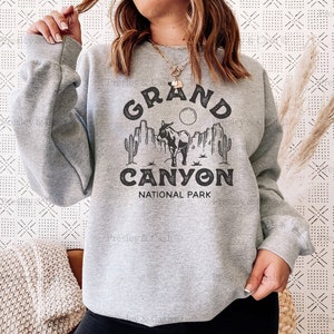 Grand Canyon Sweatshirt National Park Shirt Outdoor Shirt Western Fashion Arizona Sweatshirt Vintage National Park Tee Road Trip Crewneck Sport Grey