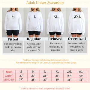 Peut inclure: Tableau des tailles pour les sweat-shirts unisexes pour adultes Gildan 18000. Le tableau indique les mesures de largeur et de longueur en pouces pour les tailles S, M, L, XL, 2XL et 3XL. Le tableau comprend &eacute;galement des descriptions de l'ajustement pour chaque taille&nbsp;: Ajust&eacute;, Classique, Ample et Surdimensionn&eacute;.