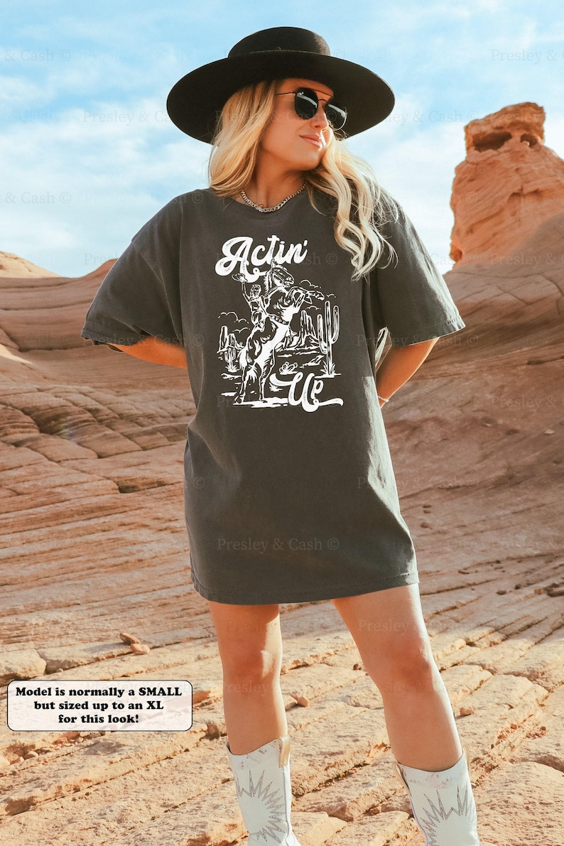 Camisa Actin Up, vestido estilo western, camisa vaquera estilo vintage, camiseta rodeo extragrande, camisa de colores cómodos, top de música country, atuendo de Nashville imagen 1