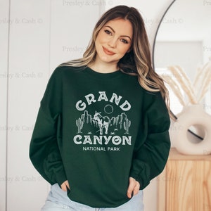 Grand Canyon Sweatshirt National Park Shirt Outdoor Shirt Western Fashion Arizona Sweatshirt Vintage National Park Tee Road Trip Crewneck Forest Green