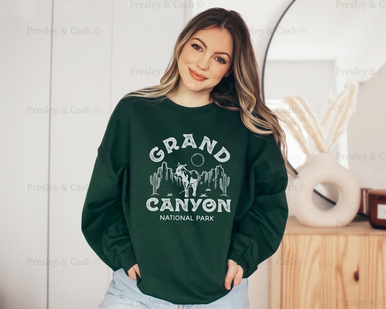 Grand Canyon Sweatshirt National Park Shirt Outdoor Shirt Western Fashion Arizona Sweatshirt Vintage National Park Tee Road Trip Crewneck Forest Green