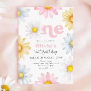 Modello di invito per il primo compleanno di Daisy Spring Wild One First Girl Birthday Invite Flower First Birthday Petal Boho Daisy Invitation Canva