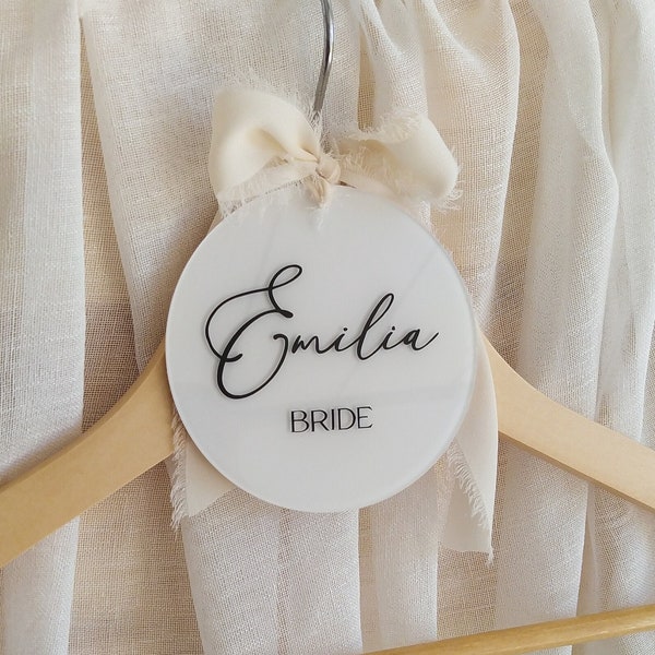 Acryl bruidshanger tag, bruidsjurk hanger tag, bruids- en bruidsmeisje hanger tags, acryl ronde tag met chiffon lint