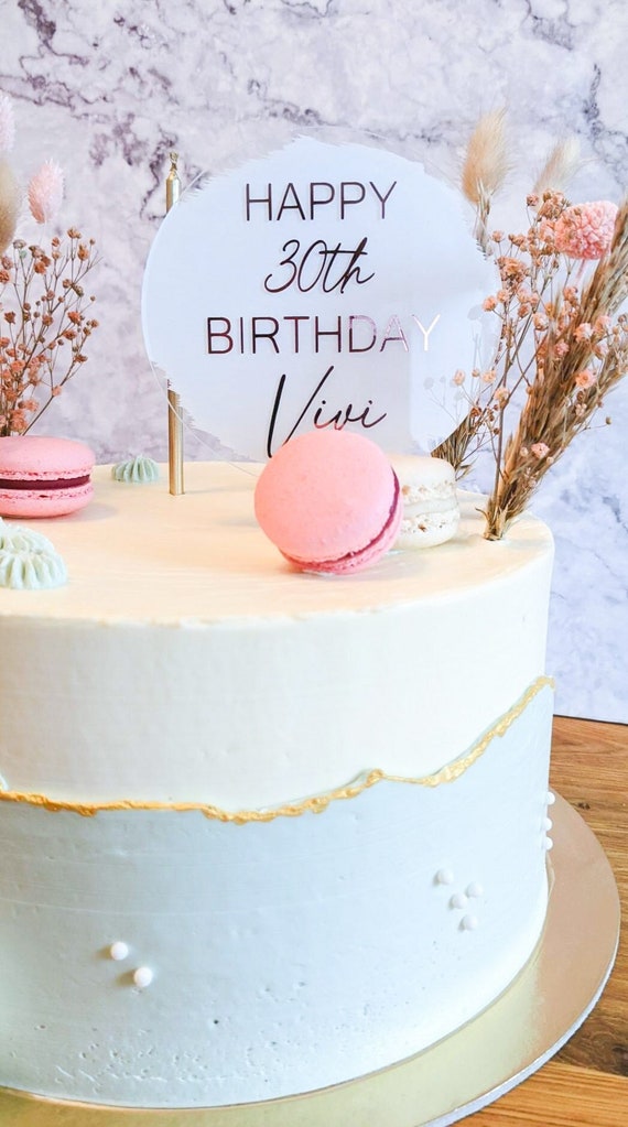 Gâteau acrylique joyeux anniversaire avec nom, gâteau d'anniversaire lilas  pastel personnalisé, plaque signalétique fille d'anniversaire -  France
