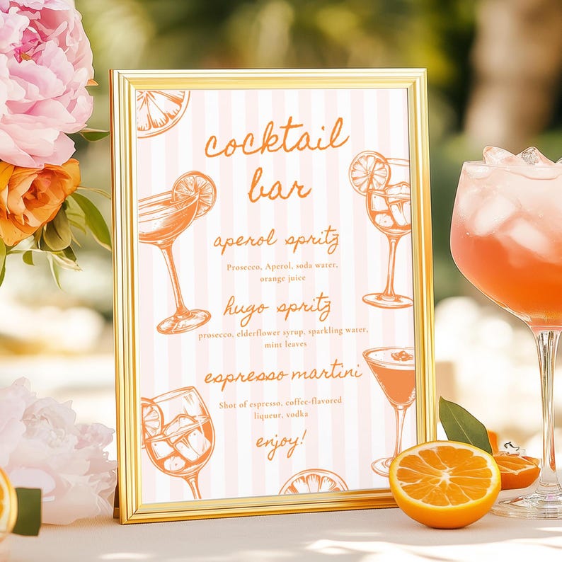 Cocktailbarskylt "Love at First Spritz" Möhippa Mall Retro Elegant Rosa Randig Sommar Handritad Spritz Bar Poster Canvas bild 2