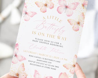 Kleine vlinder onderweg uitnodigingssjabloon babyshower elegante roze gouden uitnodiging roze vlinders afdrukbare babyshower voor meisjes