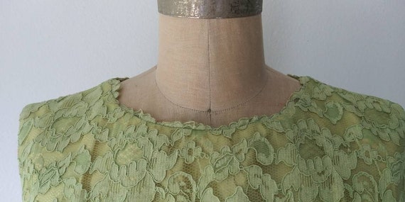60s Lime Green Lace Wiggle Dress - image 5