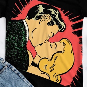 TERRIFIC TEES* Pop Art Kiss Me Women&#39;s T-shirt