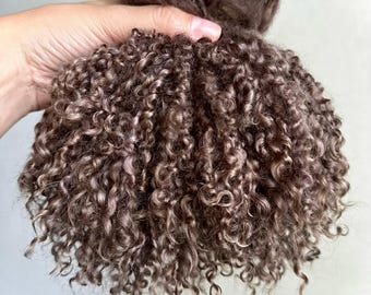 オーガニックミルクチョコレートティーズウォーターモヘアフリース – カールした人形の髪（植毛用、BJD、ウォルドルフ人形用）（予約販売）
