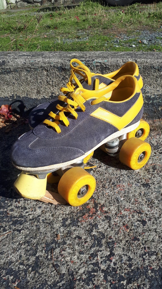 Vintage PONY quad roller skates