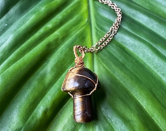 Pendentif champignon oeil de tigre, collier champignon en pierre unique, pendentif en cristal
