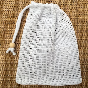100% cotton mesh washbag for delicate or small wash items. Eco friendly and sustainable. UK handmade.