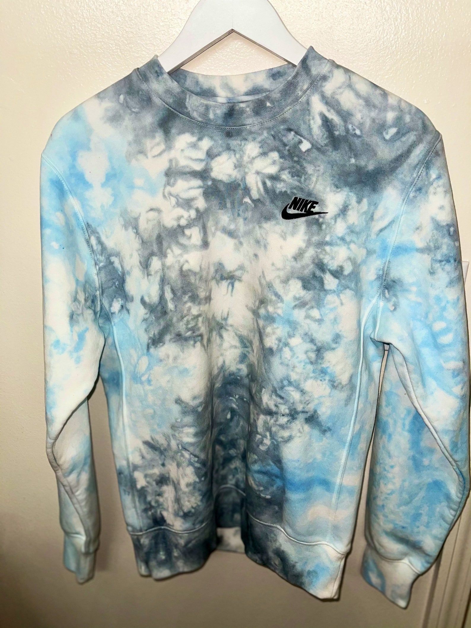 mens nike tie dye sweatshirt