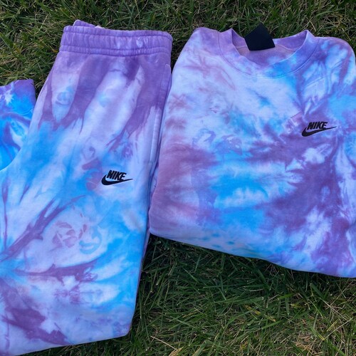 Nike Tie Dye Set, Nike Crewneck, Mens Nike Sweatshirt, Nike Sweatshirt, Nike Tie Dye, Nike sweatpants, Womens Sweatshirt,tie dye set,tie dye